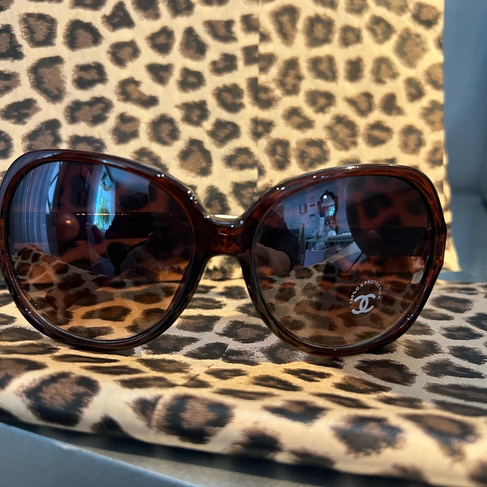 Oversized fashion sunglasses